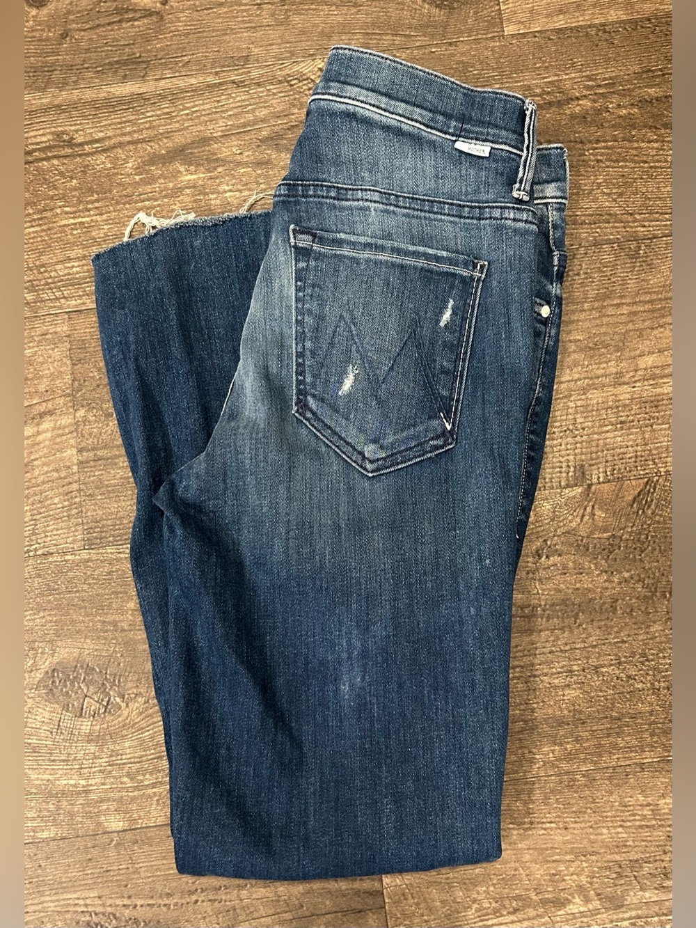 MOTHER The Insider Crop Step Fray Dark Graffiti Jeans 28 Distressed